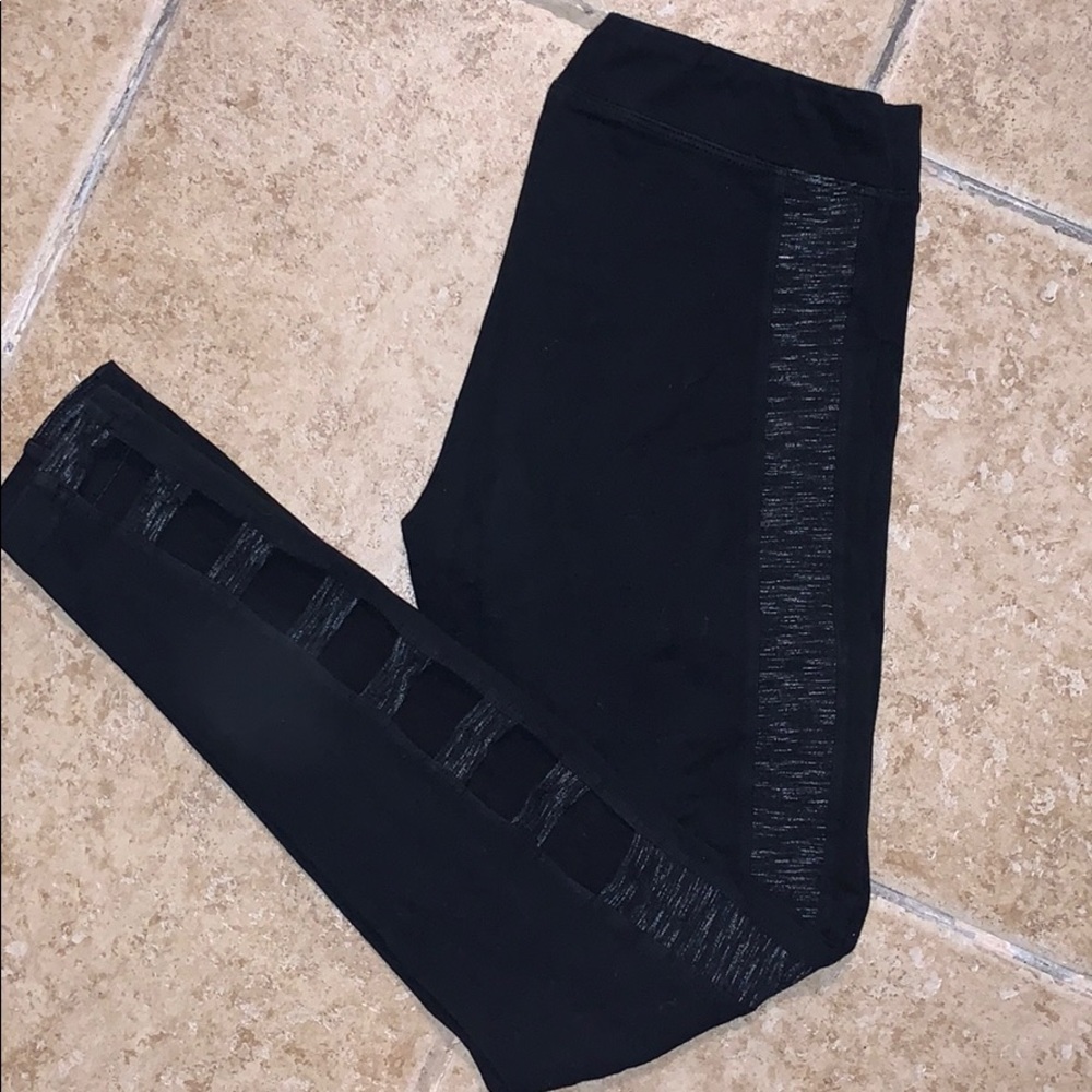 Hardtail leggings with cutout
